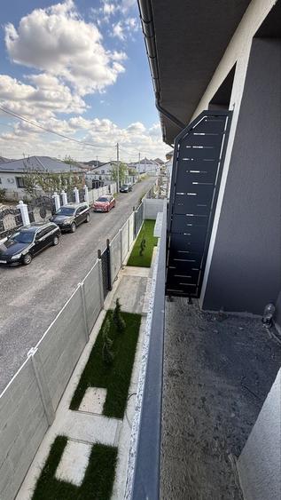 Casă cu 4 camere în Olteni