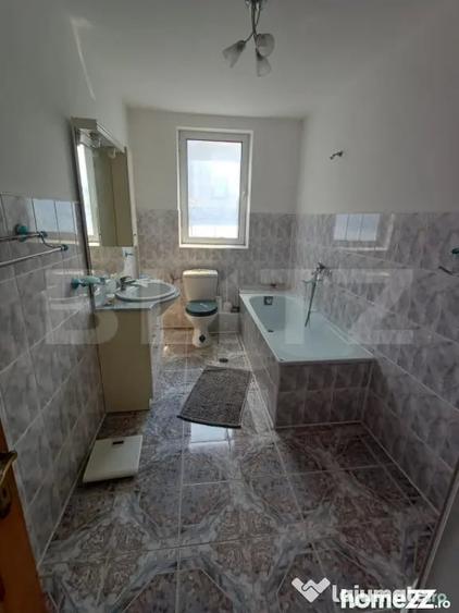 Casă cu 9 camere cu Teren 813 Mp în Burdujeni