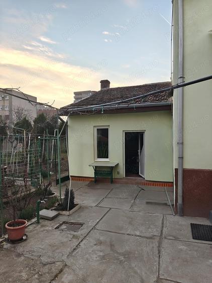 Casă cu 4 camere cu Teren 600 Mp în Intim