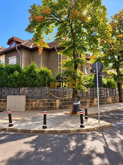 Duplex cu 8 camere cu Canalizare în Parcul Circului
