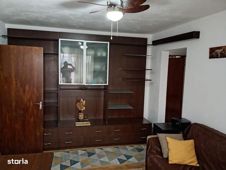 Apartament cu 3 camere în Berceni