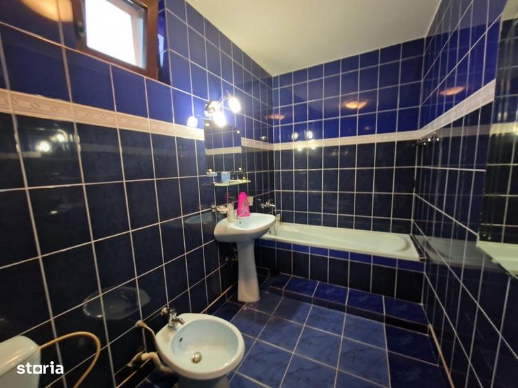 Casă cu 6 camere cu Canalizare în Calea Severinului