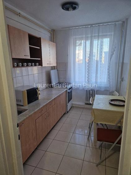 Vand apartament cu doua camere