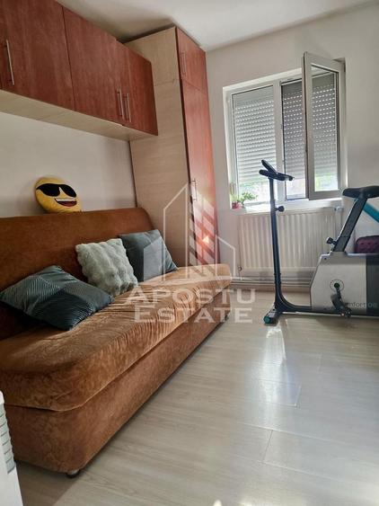 Apartament cu 3 camere semidecomandat, mobilat în Circumvalațiunii