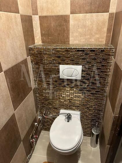 Casă individuală cu 4 camere cu Canalizare în Valenta