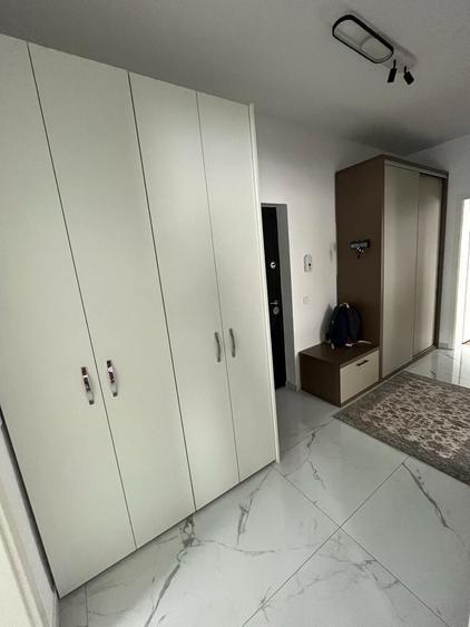 Apartament cu 3 camere decomandat în Sânpetru