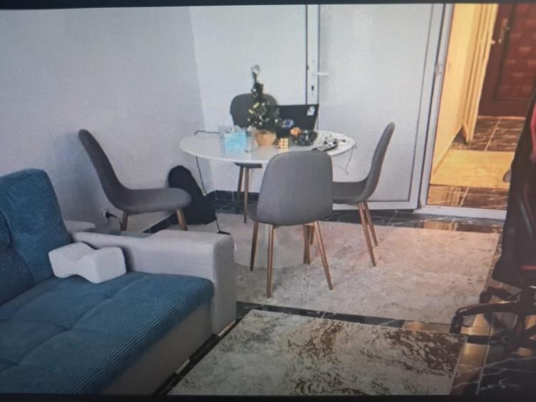 Garsonieră decomandată în Far