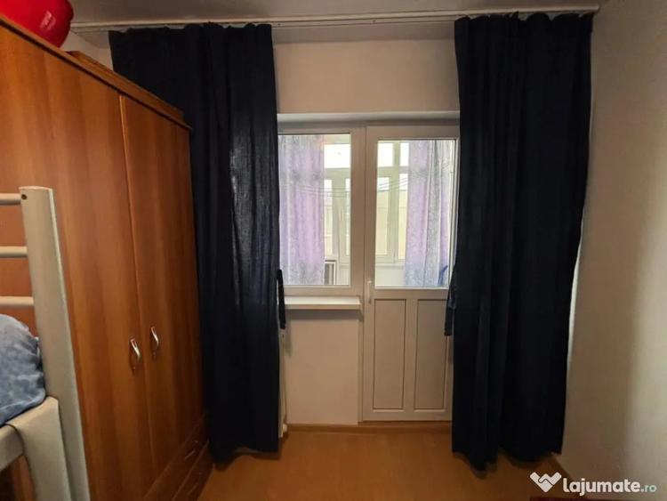 Apartament cu 4 camere decomandat în Central