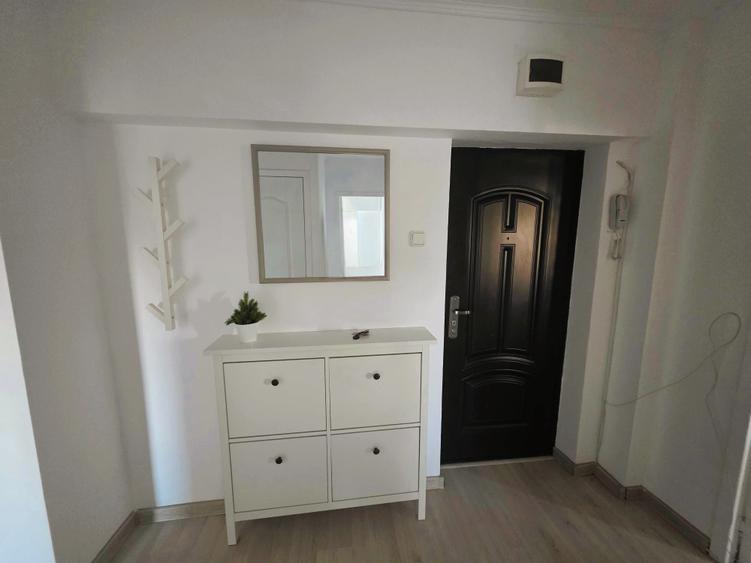 Apartament cu 2 camere decomandat, mobilat în Brâncoveanu