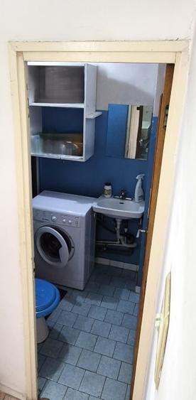 Apartament cu 3 camere decomandat în Tei