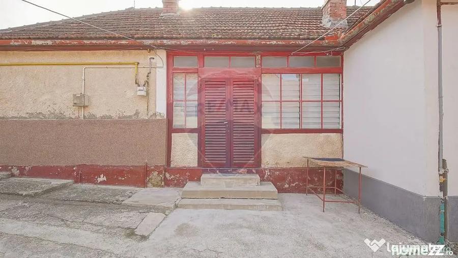 Casă cu 4 camere cu Teren 230 Mp în Carierei