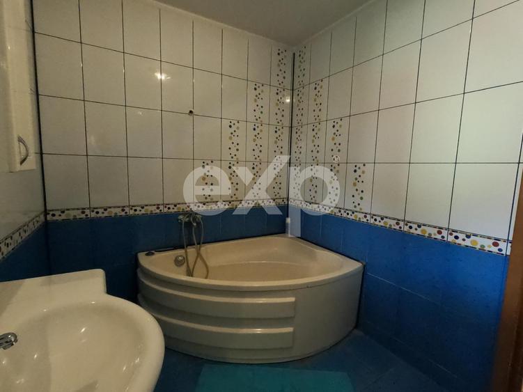 Casă individuală cu 7 camere cu Canalizare în Găvana