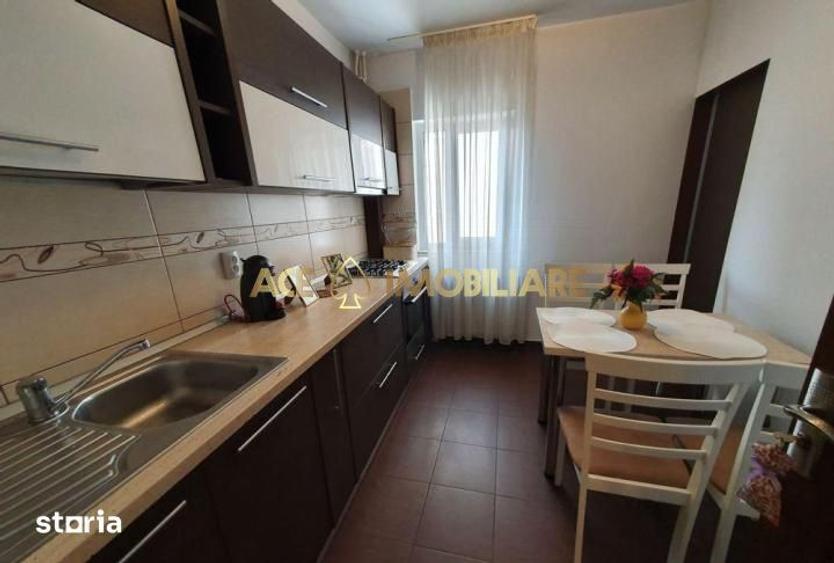 Apartament cu 3 camere, mobilat în Vitan