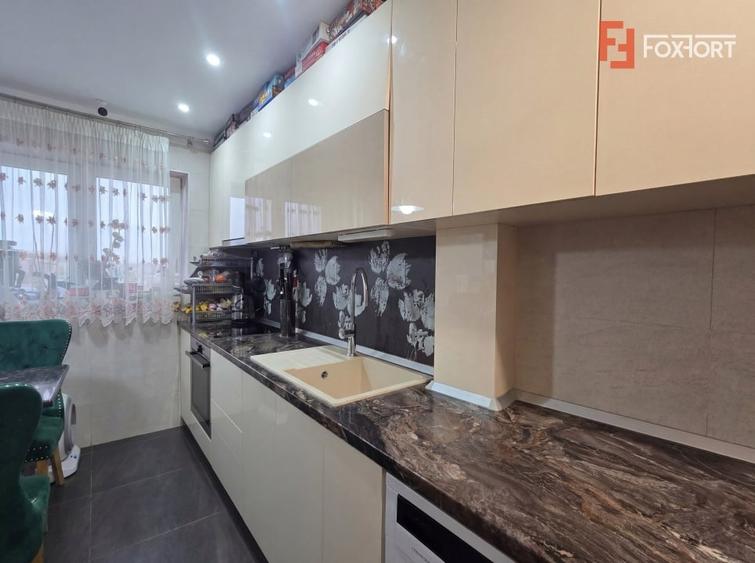 Apartament cu 2 camere semidecomandat, mobilat în Micălaca