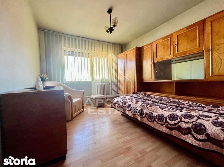 Apartament cu 3 camere în Aurel Vlaicu