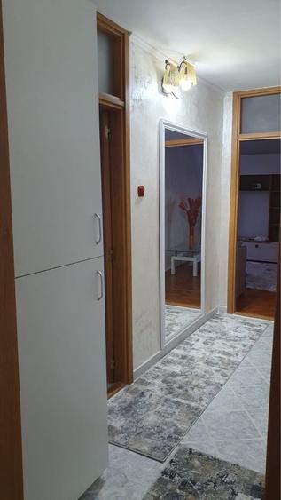 Apartament cu 2 camere decomandat în 1 Mai