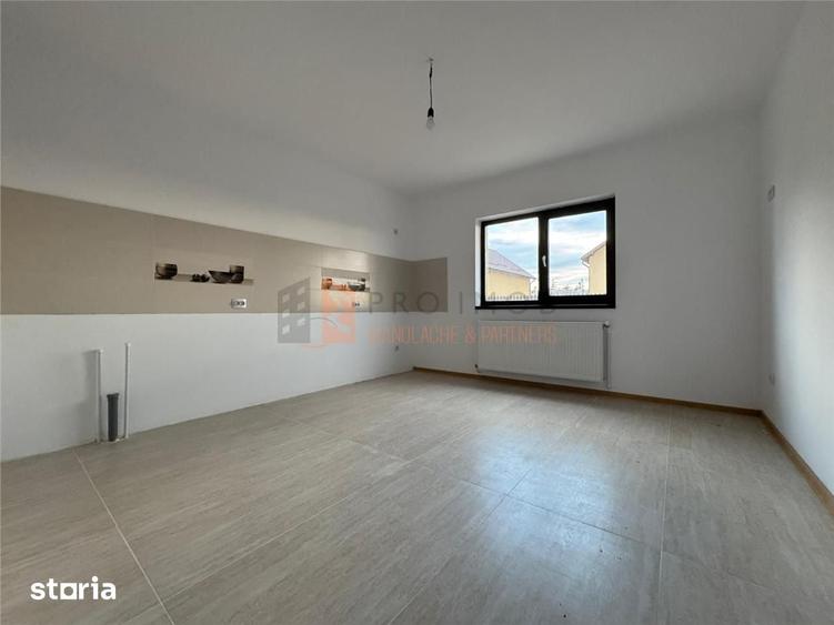Casă cu 5 camere cu Teren 500 Mp în Stâlpu