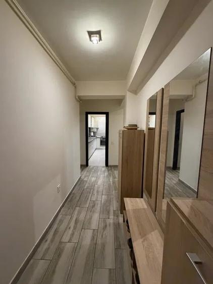 Apartament cu 3 camere decomandat, mobilat în Energia