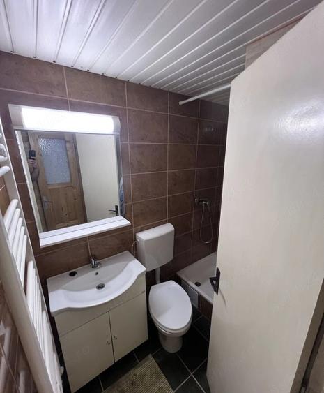 Garsonieră decomandată în Central