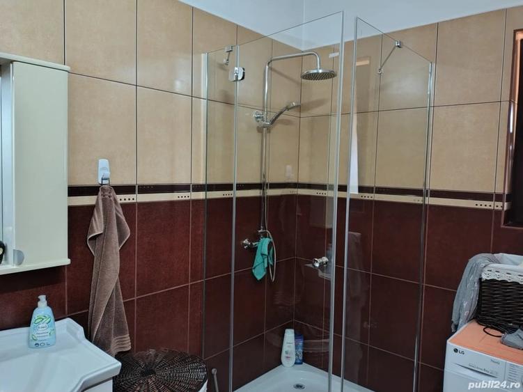 Casă cu 5 camere cu Teren 600 Mp în Central