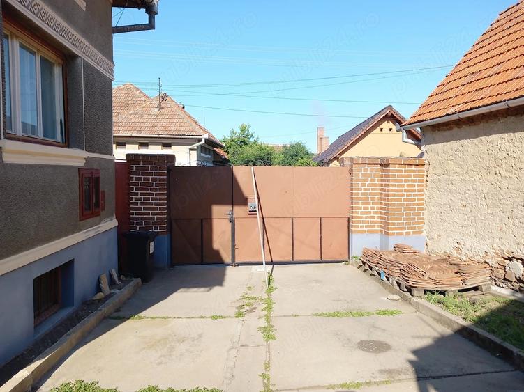 Casă cu 4 camere cu Teren 850 Mp în Cut