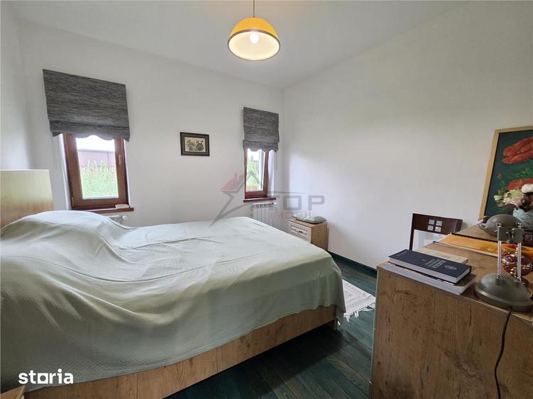 Casă cu 7 camere cu Teren 4589 Mp în Central