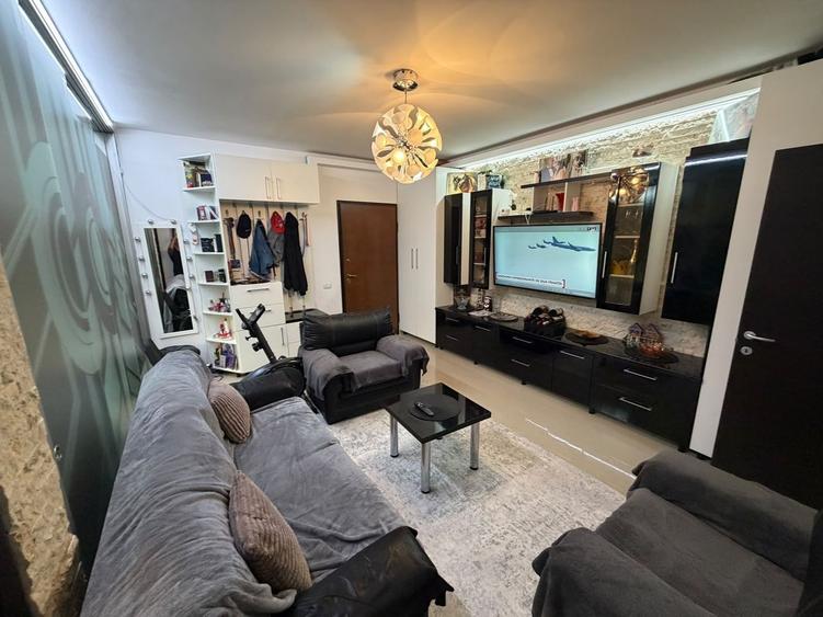 Apartament cu 3 camere decomandat, mobilat în Dobroești