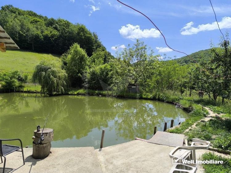 Casă individuală cu 2 camere cu Teren 5640 Mp în Huta