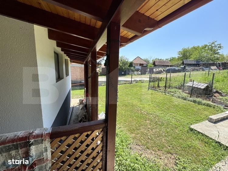 Casă cu 4 camere în Guruslău