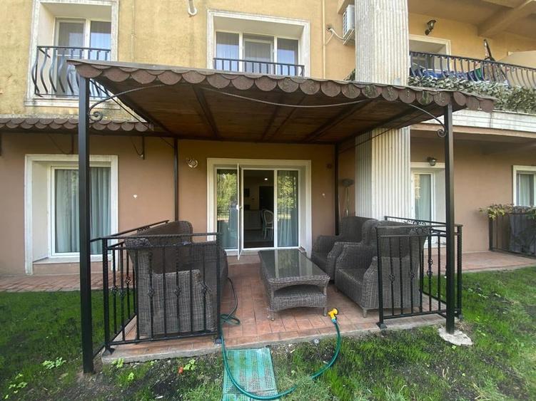 Apartament cu 3 camere semidecomandat în Ștefăneștii de Jos