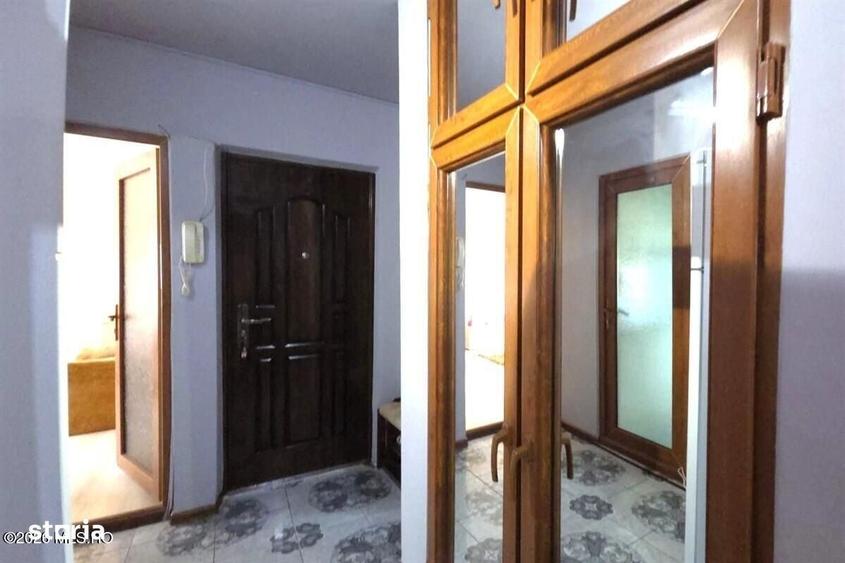 Apartament cu 2 camere decomandat în Far