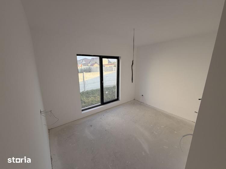 Casă cu 4 camere cu Teren 400 Mp în Berceni