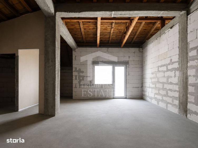 Casă cu 4 camere în Lumina