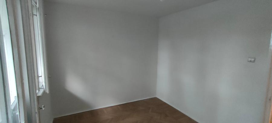 Apartament cu 3 camere semidecomandat în Nord