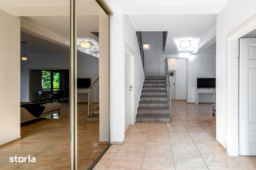 Casă cu 5 camere cu Teren 650 Mp în Agigea