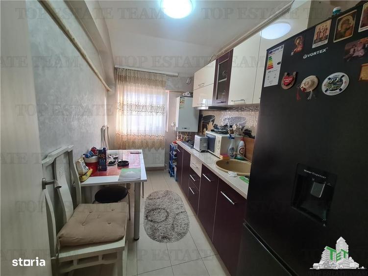 Apartament cu 2 camere decomandat, mobilat în Central
