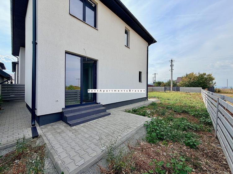 Duplex cu 4 camere cu Teren 500 Mp în Tărlungeni