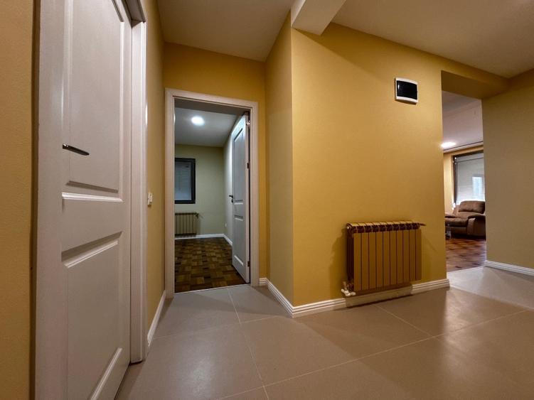 Apartament cu 2 camere decomandat, mobilat în Hințești