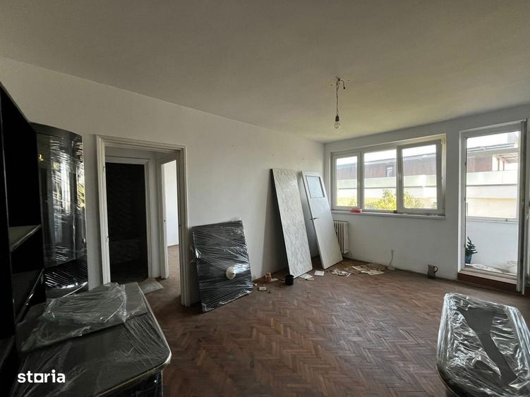 Apartament cu 2 camere semidecomandat în 1 Mai