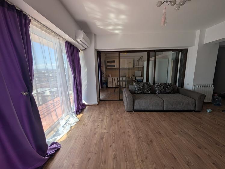 Apartament cu 2 camere semidecomandat, mobilat în 9 Mai