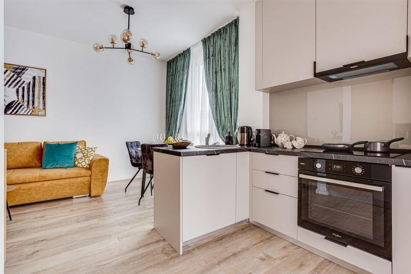 Apartament cu 2 camere decomandat, mobilat în Aurel Vlaicu