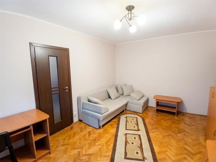 Apartament cu 2 camere semidecomandat în Valenta