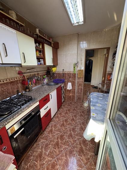 Apartament cu 3 camere decomandat în Poștei - Bucov