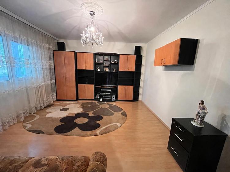 Apartament cu 2 camere decomandat în Drumul Taberei