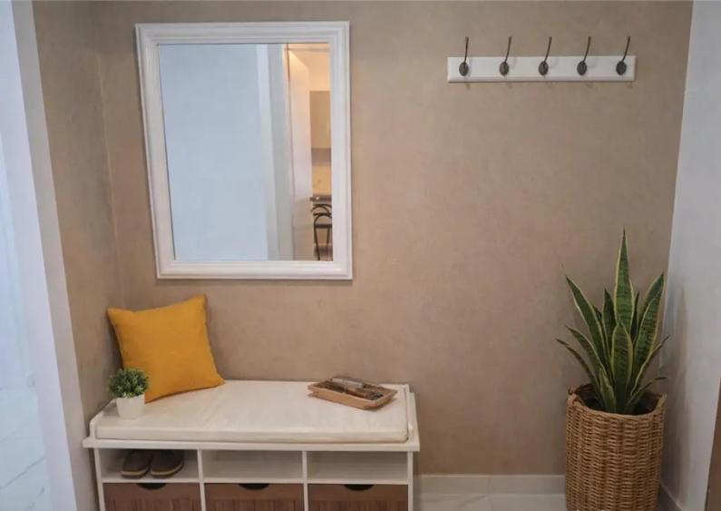 Apartament cu 3 camere decomandat, mobilat în Tractorul