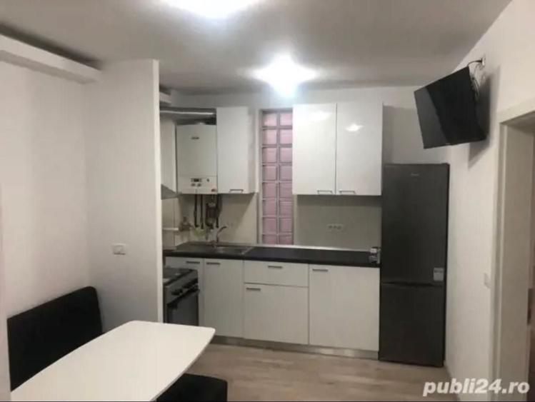 Apartament cu 2 camere nedecomandat în Central