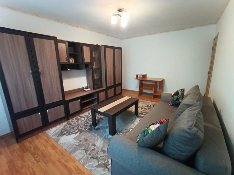 Apartament cu 2 camere decomandat în 1 Mai