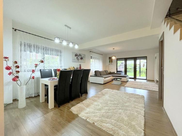 Duplex cu 4 camere cu Canalizare în Dumbrăvița
