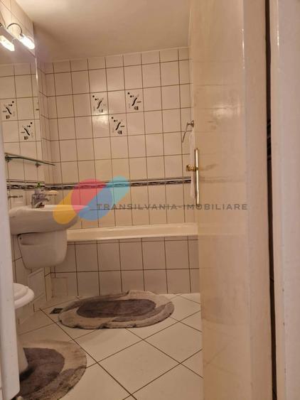Apartament cu 4 camere decomandat în Zorilor