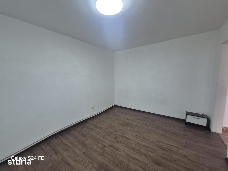 Apartament cu 3 camere în Dumbrava